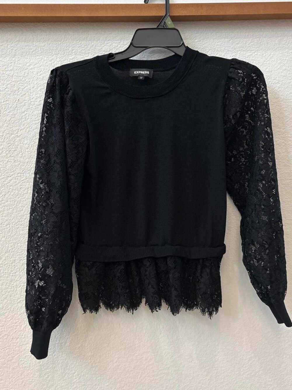 Express Black Lace Sleeve Top Women’s Medium M Floral Sheer Hem